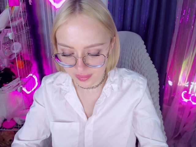 ElinaOcean's BongaCams show and profile