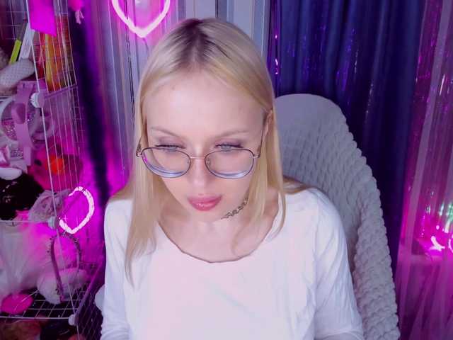 ElinaOcean's BongaCams show and profile