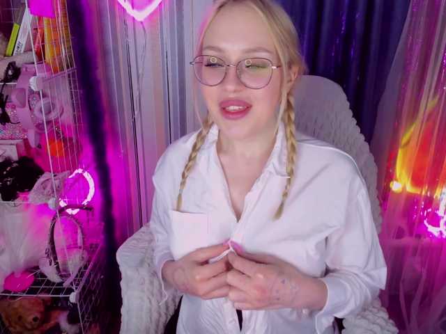 ElinaOcean's BongaCams show and profile