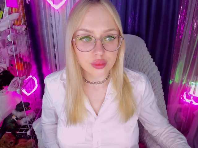 ElinaOcean's BongaCams show and profile