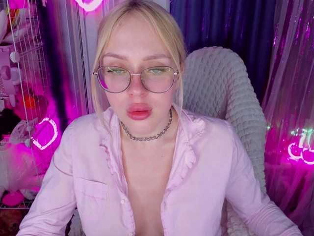 ElinaOcean's BongaCams show and profile