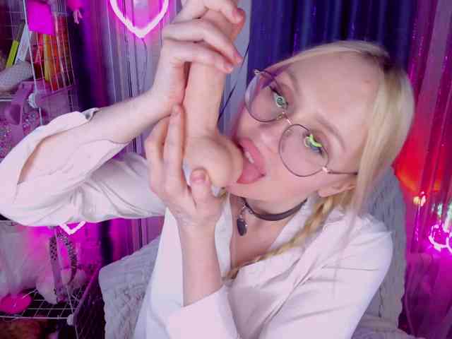 ElinaOcean Live Webcam on BongaCams