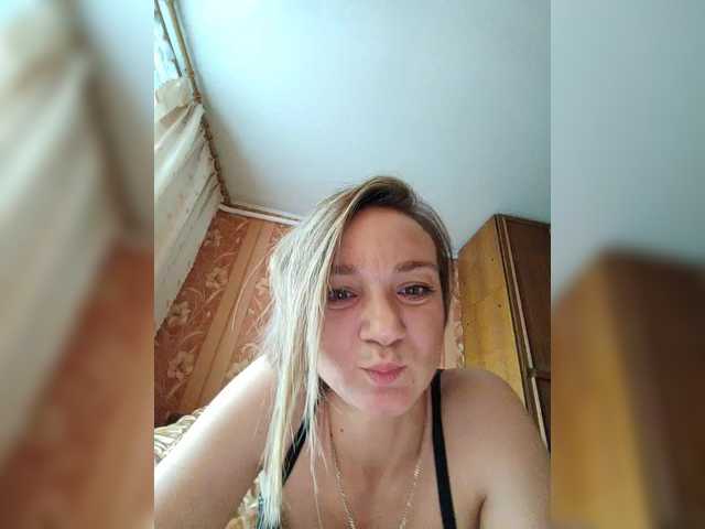 Checkout Olia-81, she wants to masturbate for you Olia-81 from BongaCams