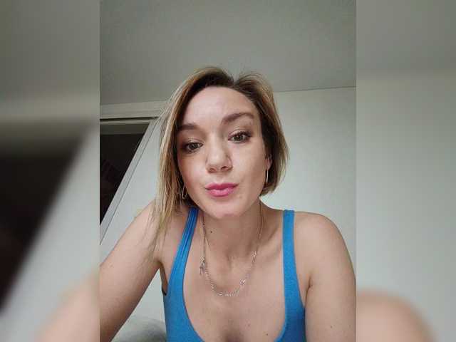 Olia-81 – webcam model profile photo