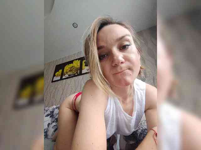 Olia-81 Live Webcam on BongaCams