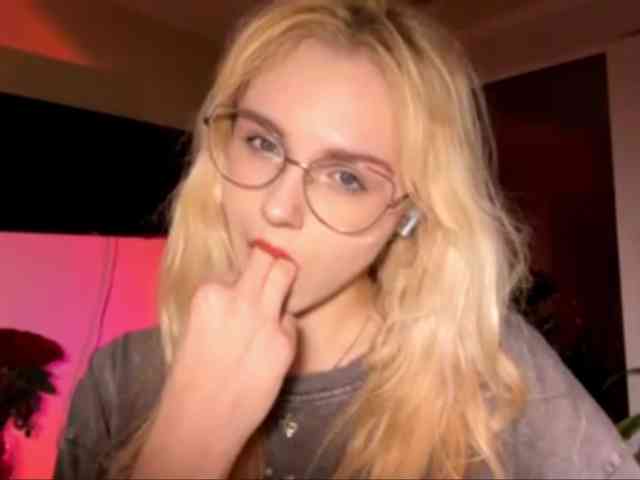 CarenPoellnitz webcam