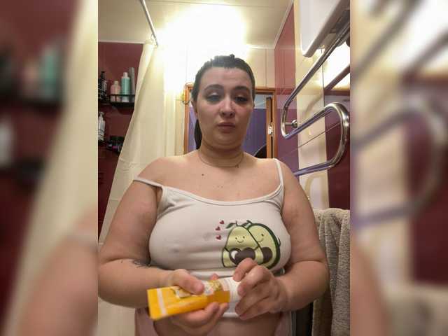 Jadelliya live cam profile