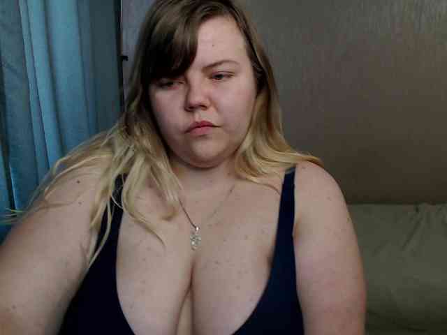 AsmiTKeyn webcam