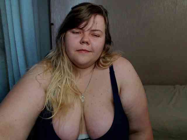 AsmiTKeyn webcam