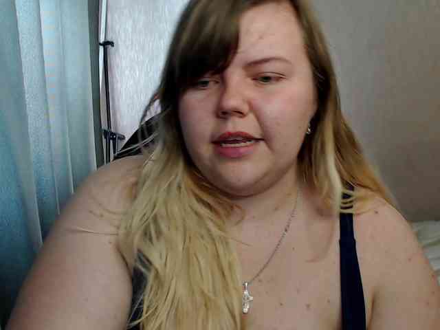 AsmiTKeyn webcam
