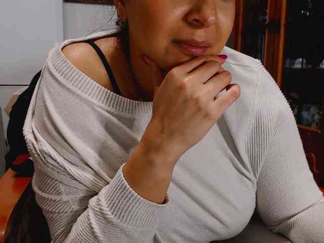 Rebeca4you webcam