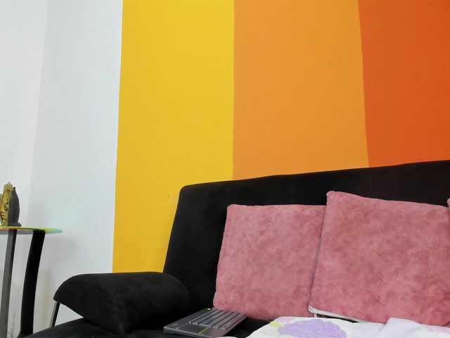 Aranza-Ross's BongaCams show and profile