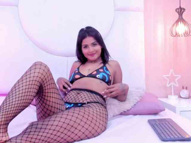 Camila-Monrroe