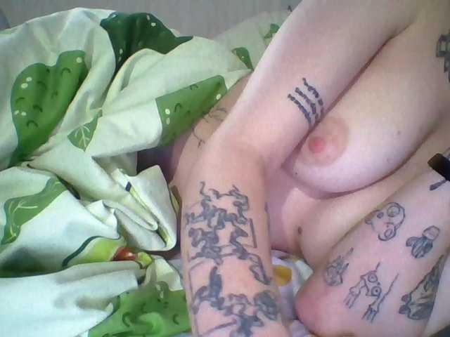 Sandra-a's BongaCams show and profile