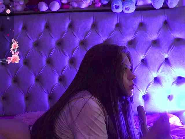 XxMiababby1xX webcam