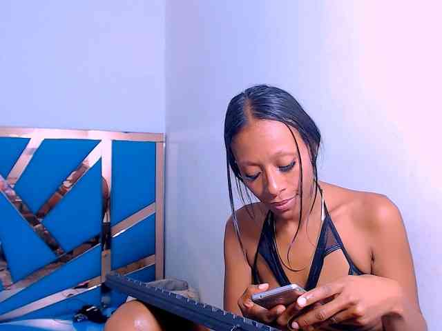 bitch-naughty webcam