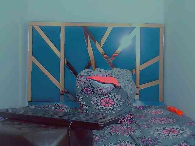 bitch-naughty webcam