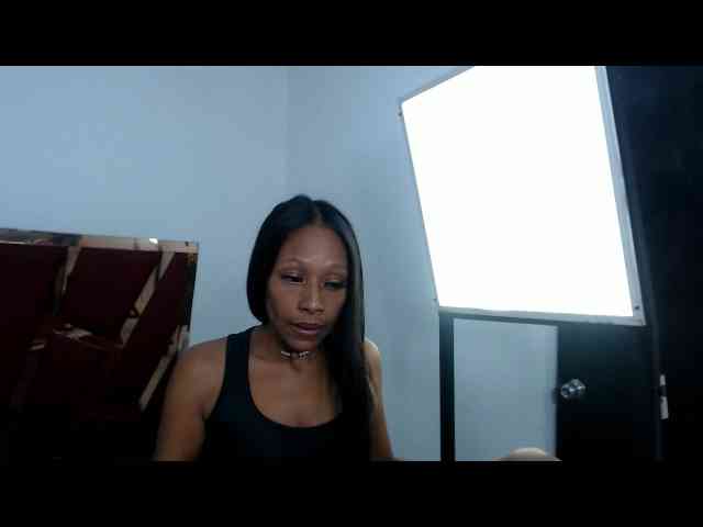 bitch-naughty's webcam live show