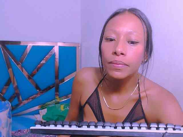 bitch-naughty webcam