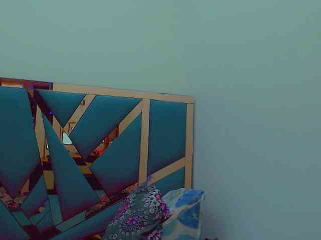 bitch-naughty webcam