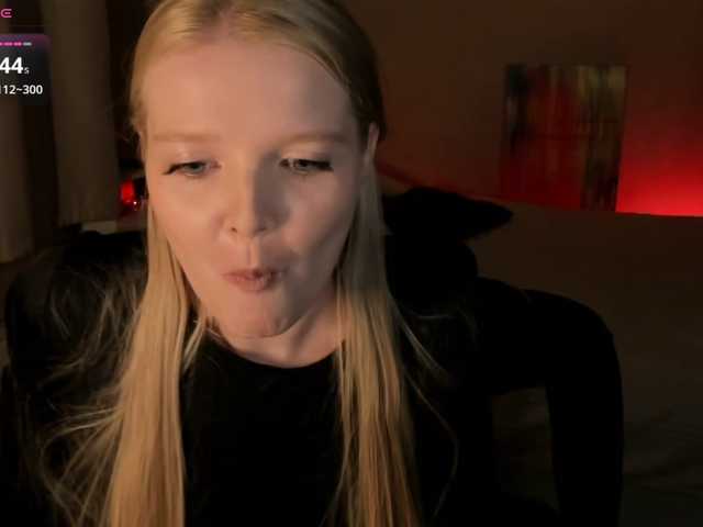 Ssweet-annie's BongaCams show and profile