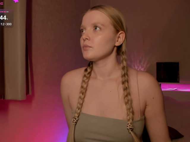 Ssweet-annie's BongaCams show and profile