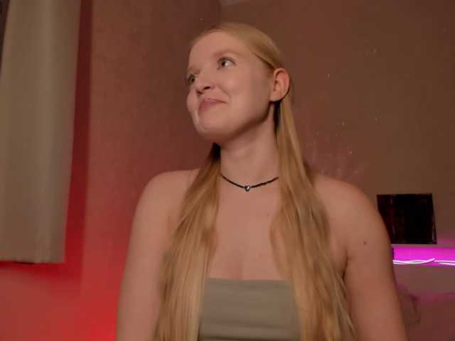 Ssweet-annie's BongaCams show and profile