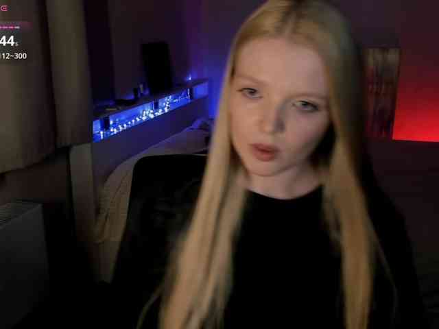 LadyLoveA webcam
