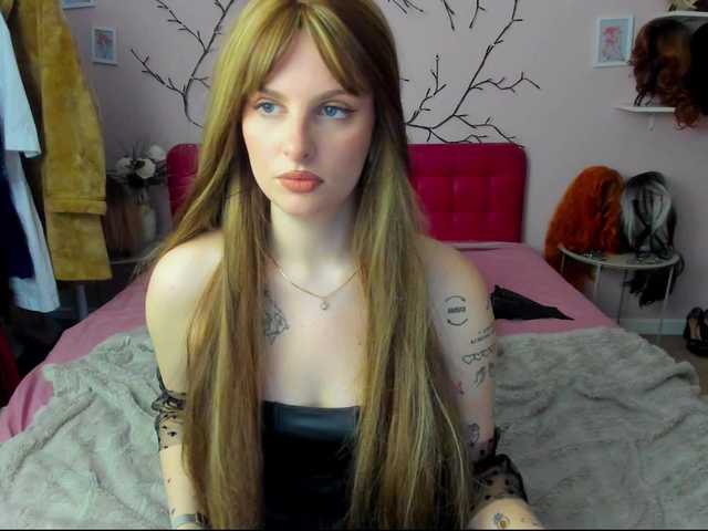 AdelRay's BongaCams show and profile