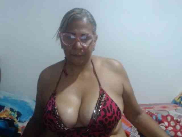 tamy-busty webcam