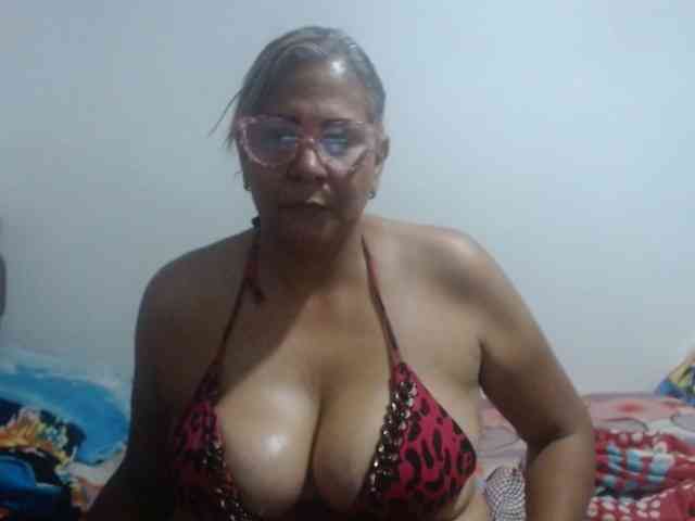 tamy-busty webcam