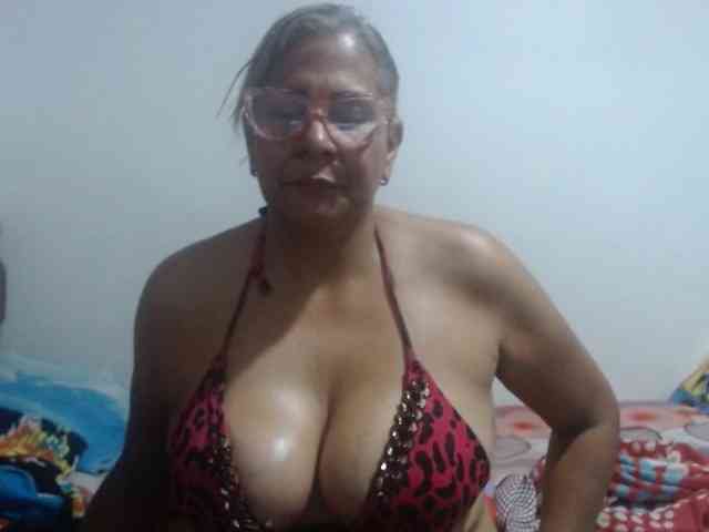 tamy-busty webcam