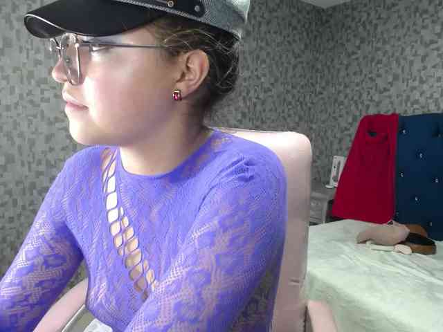 CrisstalPink webcam