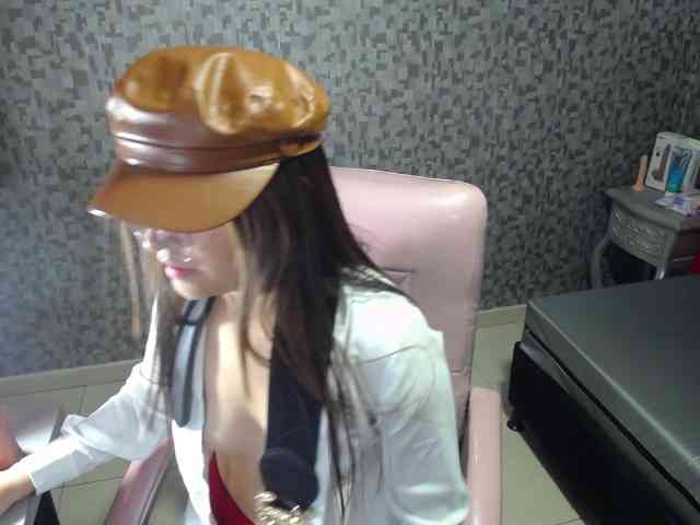 CrisstalPink webcam