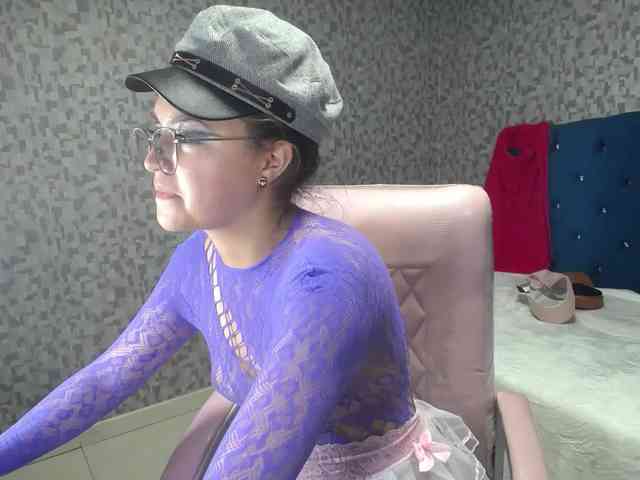 CrisstalPink webcam