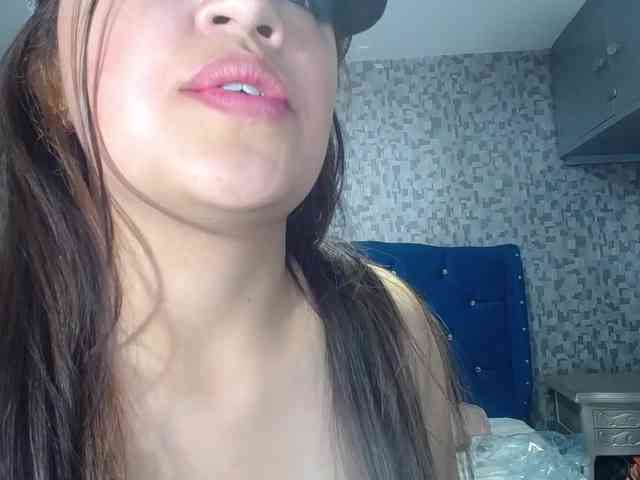CrisstalPink webcam