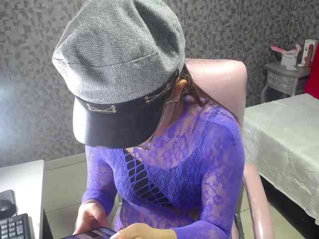 CrisstalPink webcam