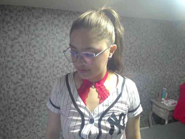 CrisstalPink webcam