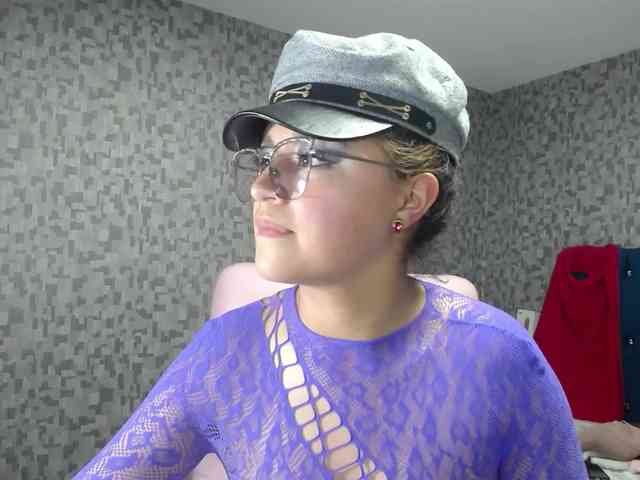 CrisstalPink webcam
