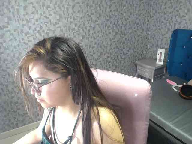 CrisstalPink webcam
