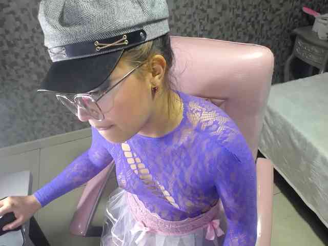 CrisstalPink webcam