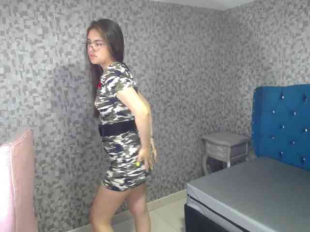 CrisstalPink webcam