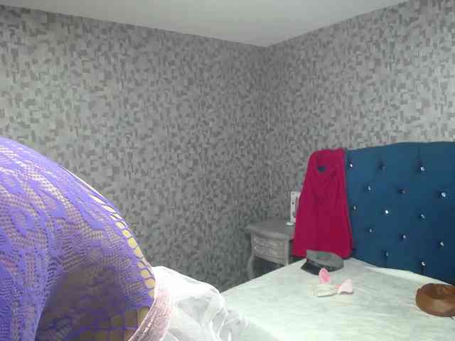 CrisstalPink webcam