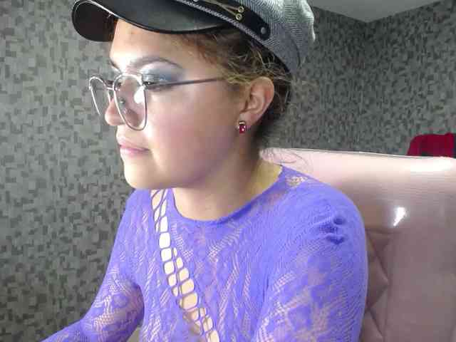 CrisstalPink webcam