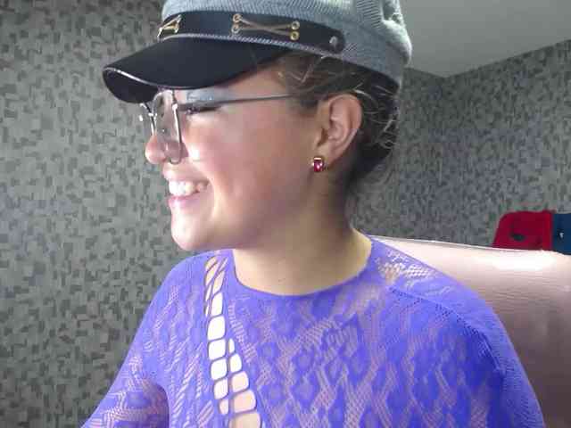 CrisstalPink webcam