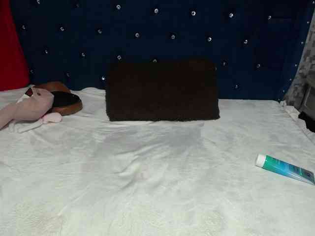 CrisstalPink webcam