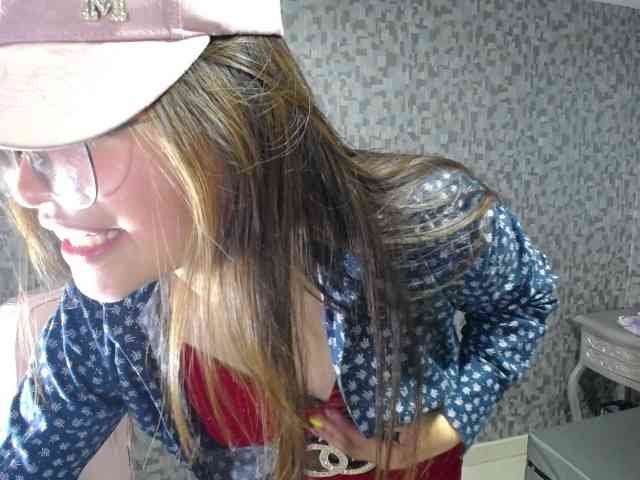 CrisstalPink Live Webcam on BongaCams