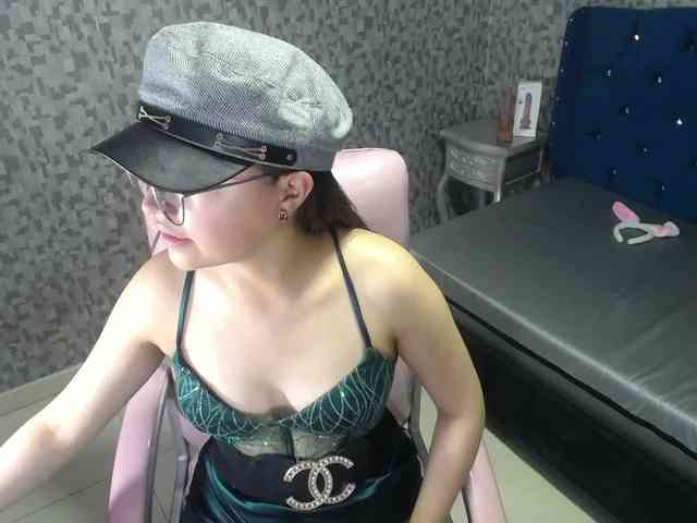 CrisstalPink webcam