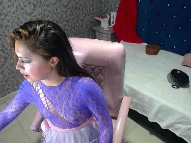 CrisstalPink webcam