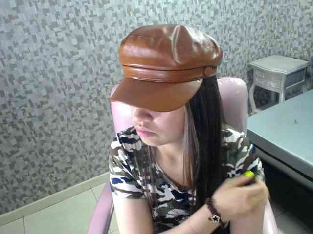 CrisstalPink webcam